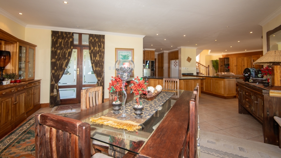 7 Bedroom Property for Sale in Outeniqua Strand Western Cape